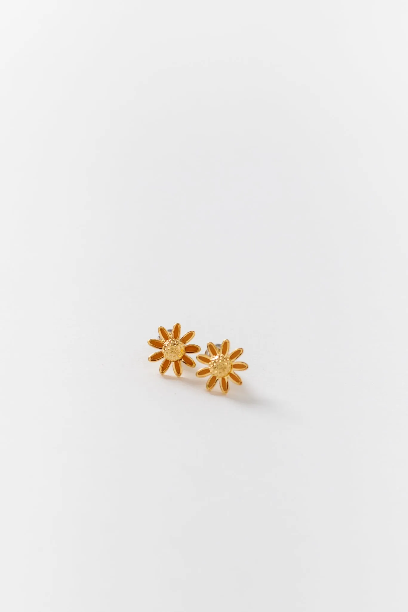 Cove Daisy Earrings